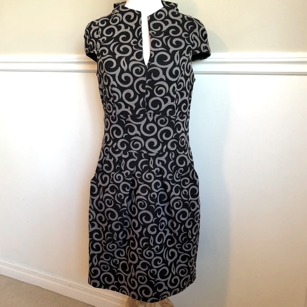 Vintage Sweet Chemise Black/White Patterned Dress w/ Pockets Made In Canada